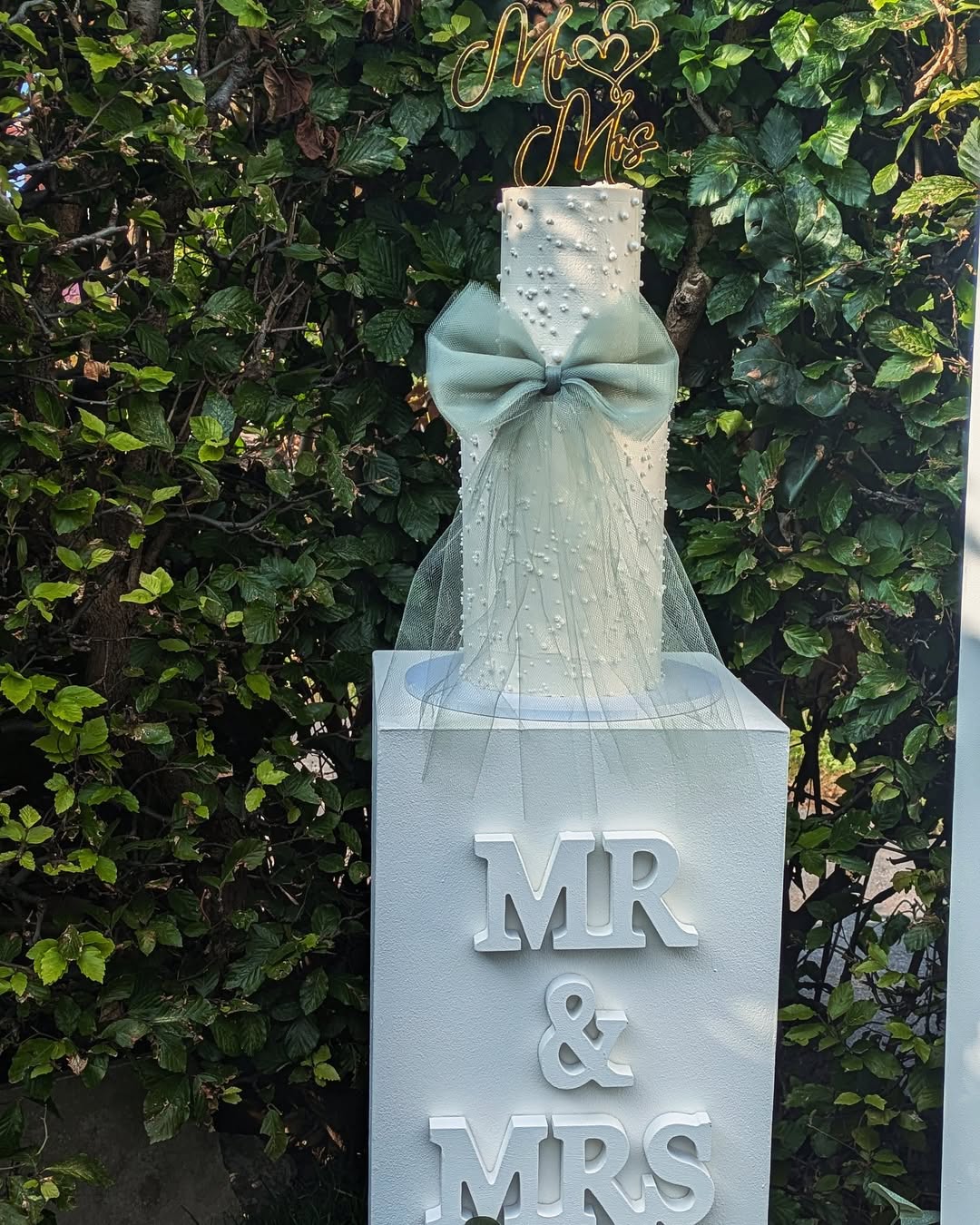 Sage Bow & Pearls